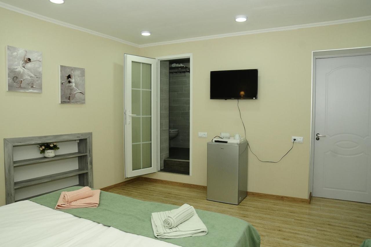 Erik'S Guest House Borjomi Ngoại thất bức ảnh